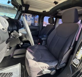 2014 Jeep Wrangler Unlimited Sport 4WD photo 13