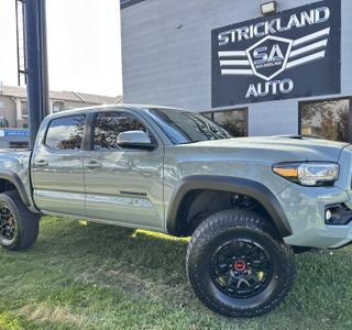 2023 Toyota Tacoma TRD Off Road Premium V6 4WD photo 1