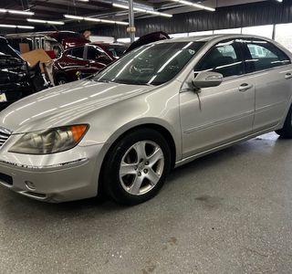 2005 Acura RL SH-AWD photo 1