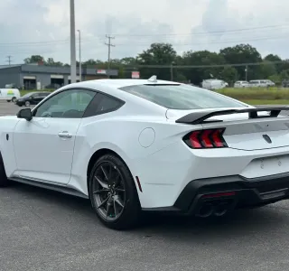 2025 Ford Mustang Dark Horse photo 3