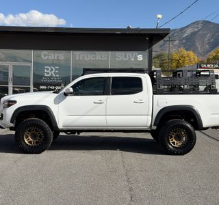 2016 Toyota Tacoma TRD OFF-ROAD V6 6AT 4WD photo 2