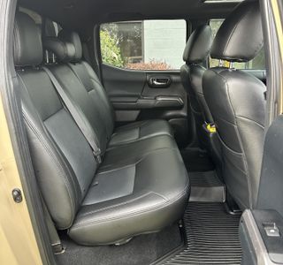 2017 Toyota Tacoma TRD Off Road Premium Long Bed V6 4WD photo 23