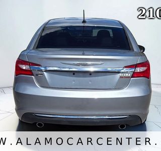 2013 Chrysler 200 Limited photo 4