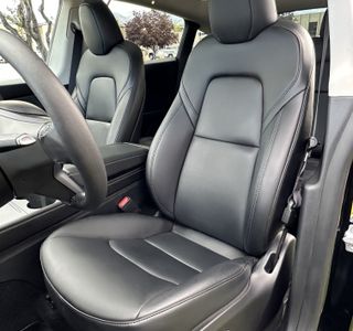 2025 Tesla Model Y Long Range AWD photo 17