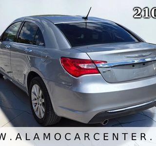 2013 Chrysler 200 Limited photo 3