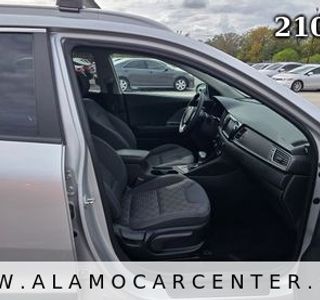 2018 Kia Niro LX photo 13