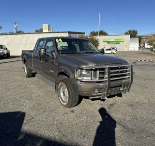 2004 Ford F-250 SD XL Crew Cab Long Bed 4WD photo 4
