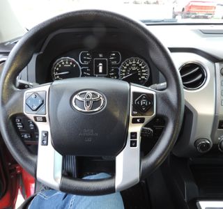 2019 Toyota Tundra CrewMax SR5 4WD photo 8
