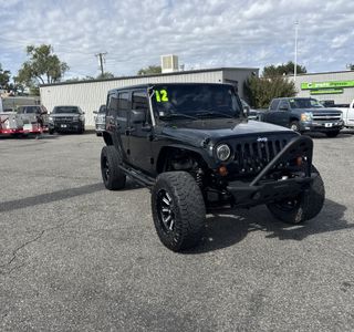 2012 Jeep Wrangler Unlimited Sahara 4WD photo 4