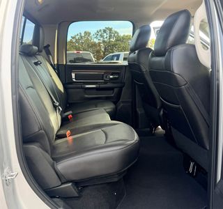 2017 RAM 3500 Laramie Crew Cab 4WD photo 14