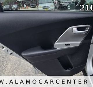 2018 Kia Niro LX photo 28