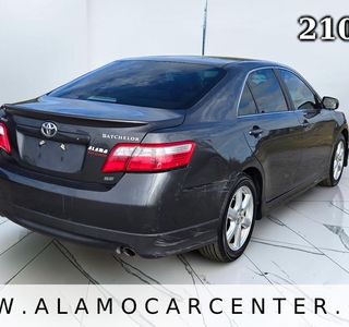 2009 Toyota Camry SE photo 5