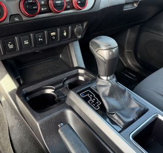 2016 Toyota Tacoma TRD OFF-ROAD V6 6AT 4WD photo 17