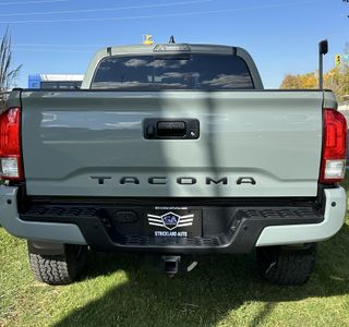 2023 Toyota Tacoma TRD Off Road Premium V6 4WD photo 8