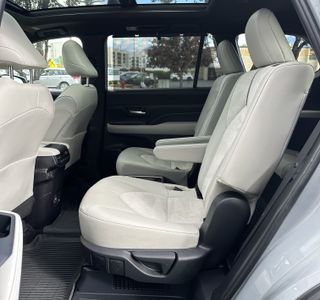 2026 Toyota Grand Highlander Hybrid MAX Platinum AWD photo 19