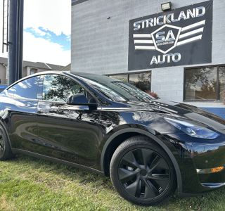 2025 Tesla Model Y Long Range AWD photo 1