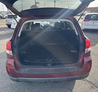 2012 Subaru Outback 2.5i Limited photo 9