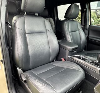 2017 Toyota Tacoma TRD Off Road Premium Long Bed V6 4WD photo 22