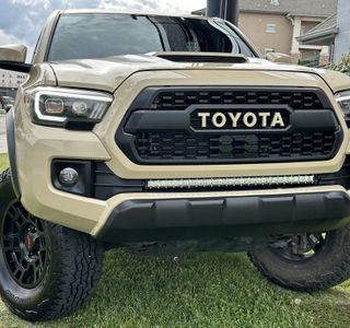 2017 Toyota Tacoma TRD Off Road Premium Long Bed V6 4WD photo 4