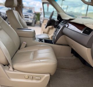 2011 GMC Yukon XL SLT-1 3/4 Ton 4WD photo 14