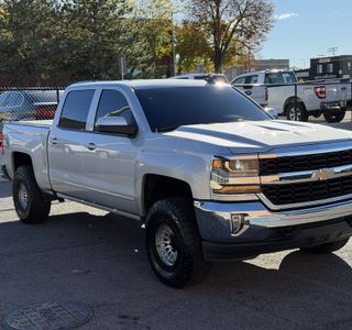 2017 Chevrolet Silverado 1500 LT Crew Cab 4WD photo 5