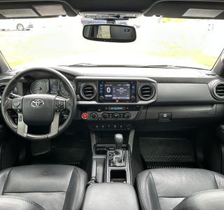 2017 Toyota Tacoma TRD Off Road Premium Long Bed V6 4WD photo 28