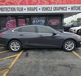 2023 Chevrolet Malibu 1LT photo 1