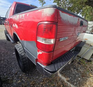 2005 Ford F-150 XLT SuperCrew 2WD photo 5