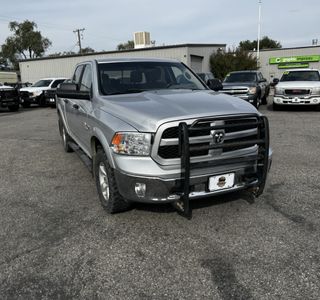 2013 RAM 1500 SLT Crew Cab SWB 4WD photo 4