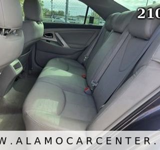 2009 Toyota Camry SE photo 27