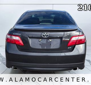 2009 Toyota Camry SE photo 4