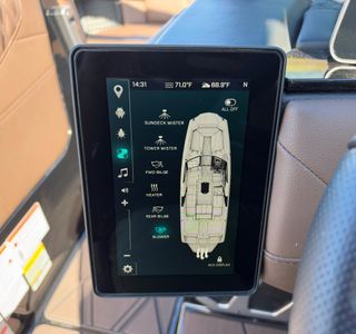 2025 Malibu M242 photo 21