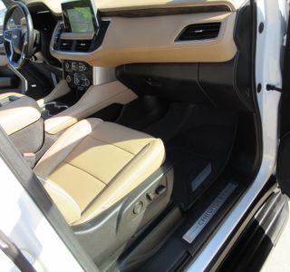 2022 Chevrolet Suburban Premier 4WD photo 37