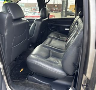 2002 Chevrolet Avalanche 2500 4WD photo 13