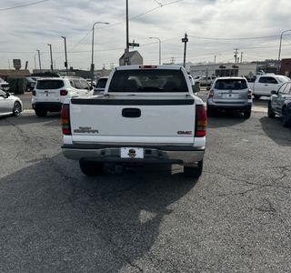 2007 GMC Sierra Classic 1500 Work Truck Ext. Cab Long Box 4WD photo 7