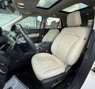 2018 Ford Explorer Platinum AWD photo 18