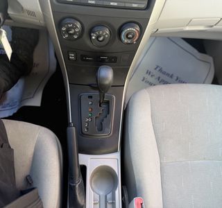 2013 Toyota Corolla photo 14