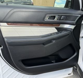 2018 Ford Explorer Platinum AWD photo 11