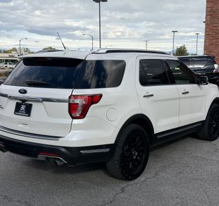 2018 Ford Explorer Platinum AWD photo 7