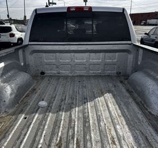 2013 RAM 1500 SLT Crew Cab SWB 4WD photo 9