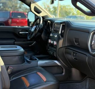 2020 GMC Sierra 2500HD AT4 Crew Cab 4WD photo 13
