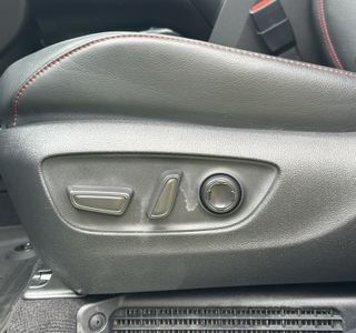 2025 Toyota Sienna XSE 7-Passenger AWD photo 17
