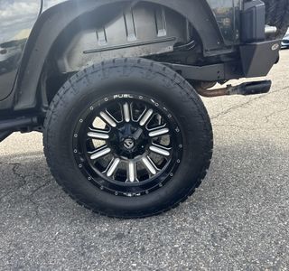 2012 Jeep Wrangler Unlimited Sahara 4WD photo 10