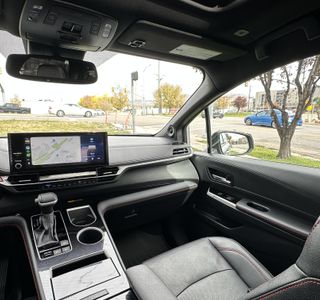 2025 Toyota Sienna XSE 7-Passenger AWD photo 33