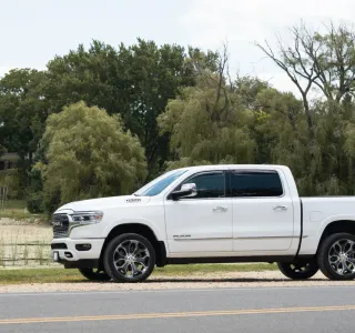 2019 RAM 1500 Limited Crew Cab SWB 4WD photo 3