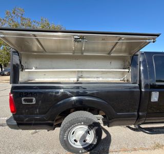 2016 Ford F-250 SD XLT Crew Cab Long Bed 4WD photo 3