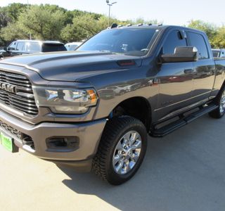 2019 RAM 2500 Tradesman Crew Cab SWB 4WD photo 3