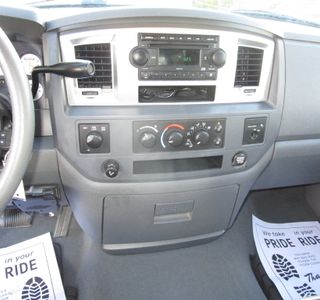 2007 Dodge Ram 1500 SLT  4WD photo 7