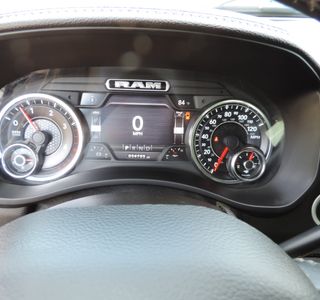 2019 RAM 3500 Crew Cab Laramie DRW 4WD photo 9