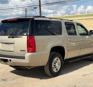 2011 GMC Yukon XL SLT-1 3/4 Ton 4WD photo 5